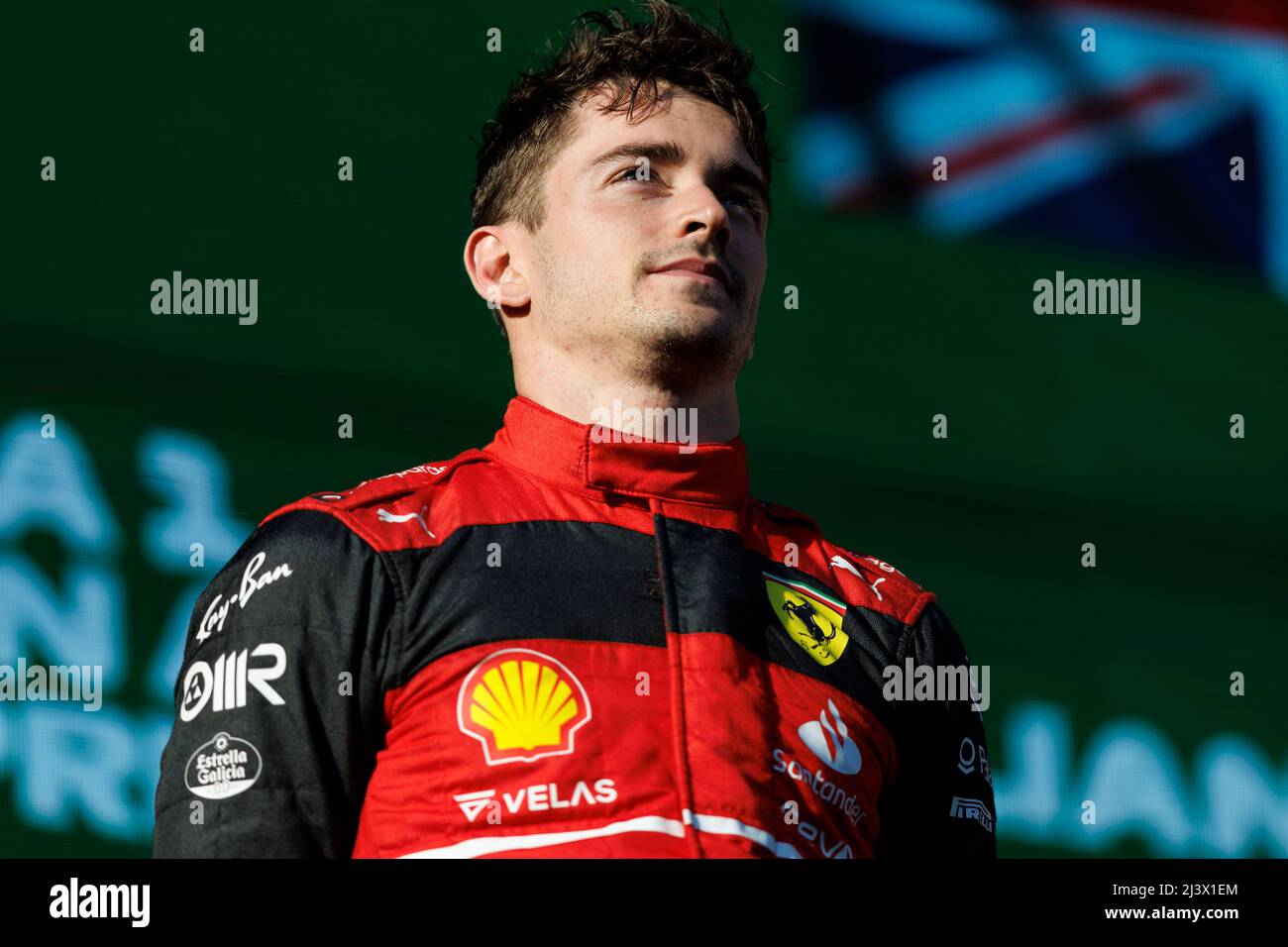Albert Park, Melbourne, Australien. 10. April 2022. FIA Formula 1 Australian Grand Prix, Renntag: Scuderia Ferrari-Fahrer Charles Leclerc auf dem Podium, nachdem er das Rennen bei der australischen Formel 1 gewonnen hat Grandprix Credit: Action Plus Sports/Alamy Live News Stockfoto