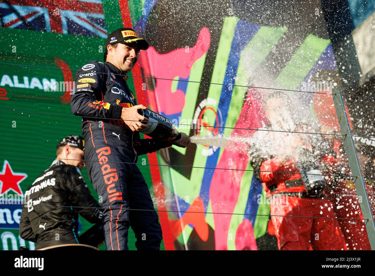 10.. April 2022, Albert Park, Melbourne, Australien; FIA Formula 1 Australian Grand Prix, Race Day: Red Bull-Fahrer Sergio Perez ist der zweite auf dem Podium der australischen Formel 1 Grandprix Stockfoto