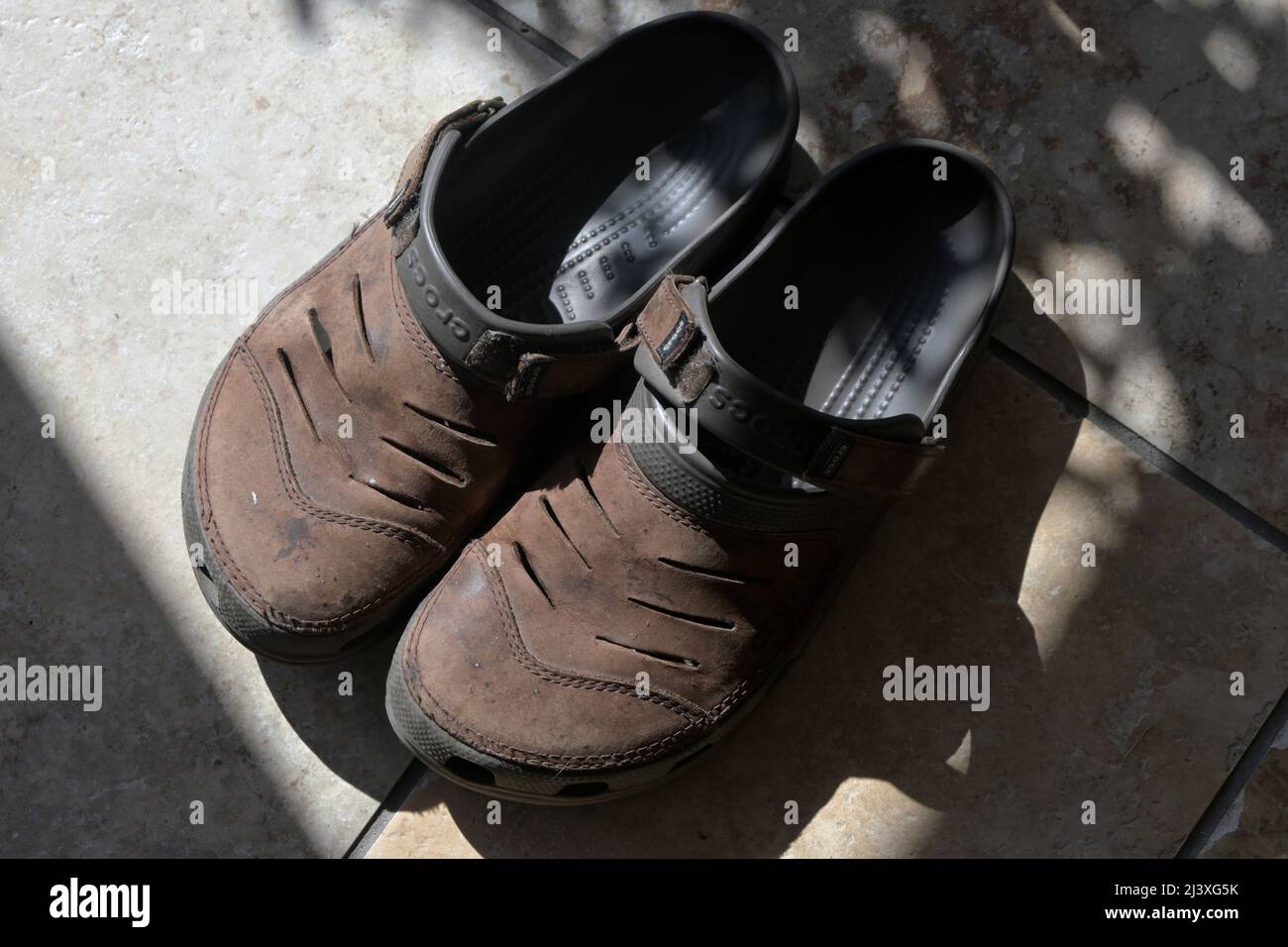 Crocs cuir sales