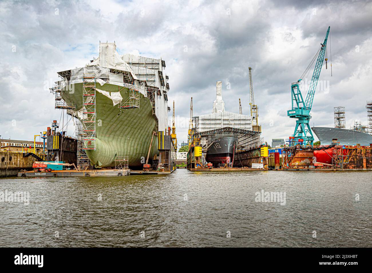 Schiffe in hamburg liegen zur Reparatur auf einem Trockendock Stockfoto