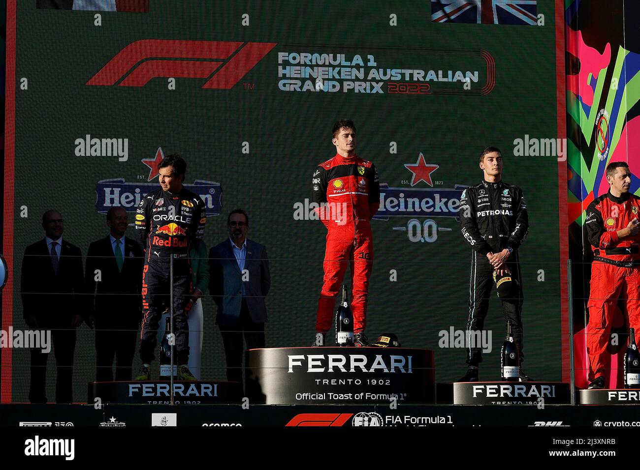 Melbourne, Australien. 10. April 2022. 10. April 2022, Albert Park, Melbourne, FORMEL 1 ROLEX AUSTRALIAN GRAND PRIX 2022, im Bild Podium: Sieger Charles Leclerc (MCO), Scuderia Ferrari, 2. Platz für Sergio Perez (MEX), Oracle Red Bull Racing, 3. Platz für George Russel (GBR), Mercedes-AMG Petronas Formula One Team Credit: dpa/Alamy Live News Stockfoto