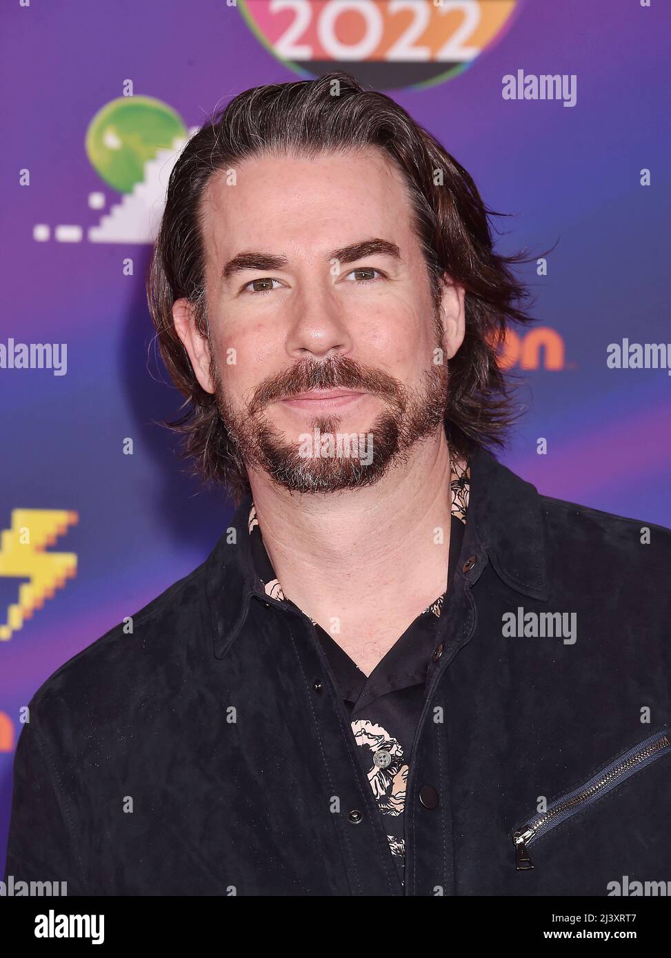 SANTA MONICA, CA - 09. APRIL: Jerry Trainor nimmt am 09. April 2022 in Santa Monica, Kalifornien, an den Nickelodeon Kid's Choice Awards 2022 im Barker Hangar Teil Stockfoto