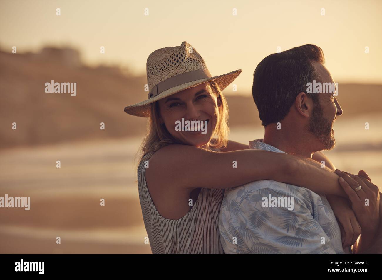 Ich fand den Mann meiner Träume. Aufnahme eines liebevollen reifen Paares, das einige Zeit miteinander verbringt. Stockfoto