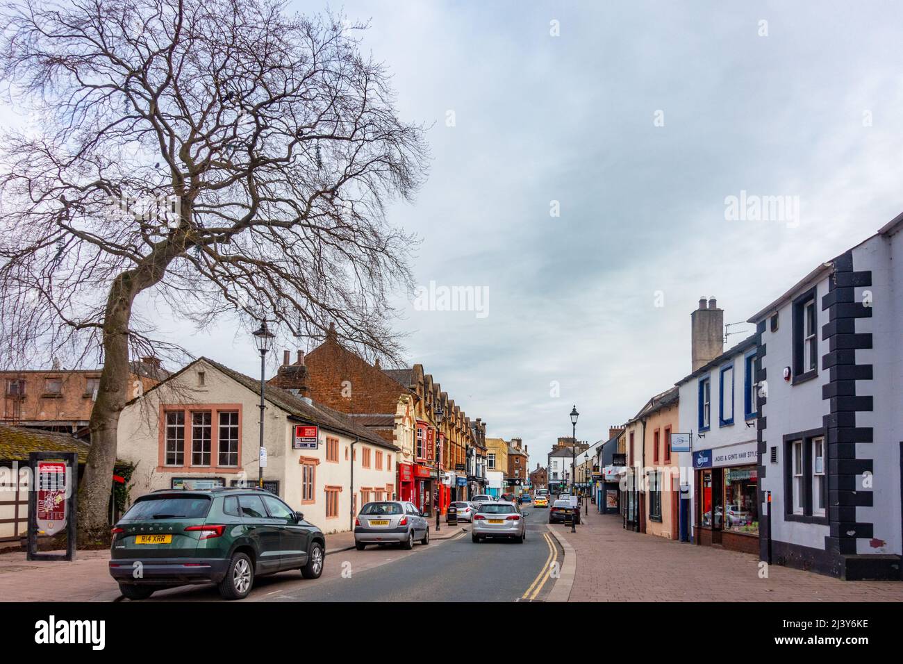 Ein Blick entlang Middlegate in Penrith, Großbritannien Stockfoto