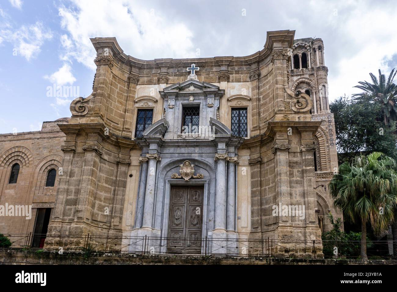 Santa Maria dell’Ammiraglio, die Kirche der Heiligen Maria des Admirals. Martorana, Palermo, Sizilien. Ein UNESCO-Weltkulturerbe.erbaut im Jahr 1100s. Stockfoto