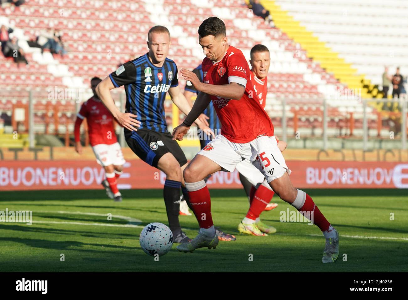 Perugia, Italien. 10. Apr, 2022. santoro simone (n.25 perugia calcio) während AC Perugia gegen AC Pisa, Italienisches Fußballspiel der Serie B in Perugia, Italien, 10 2022. April Quelle: Independent Photo Agency/Alamy Live News Stockfoto