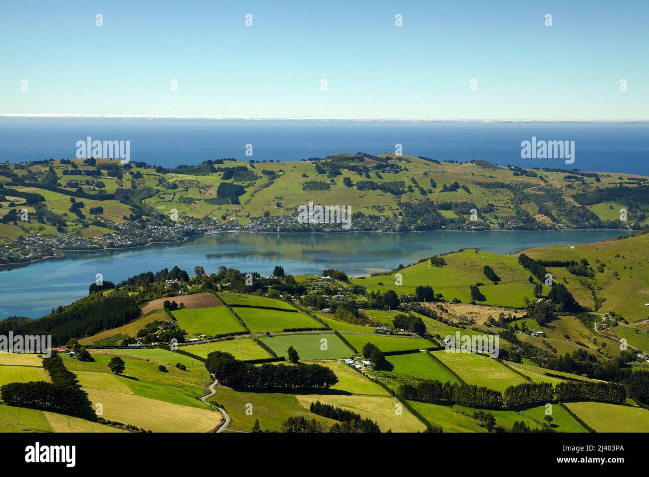 Ackerland am oberen Kreuzung und Otago Hafen und die Halbinsel Otago, Dunedin, Südinsel, Neuseeland Stockfoto