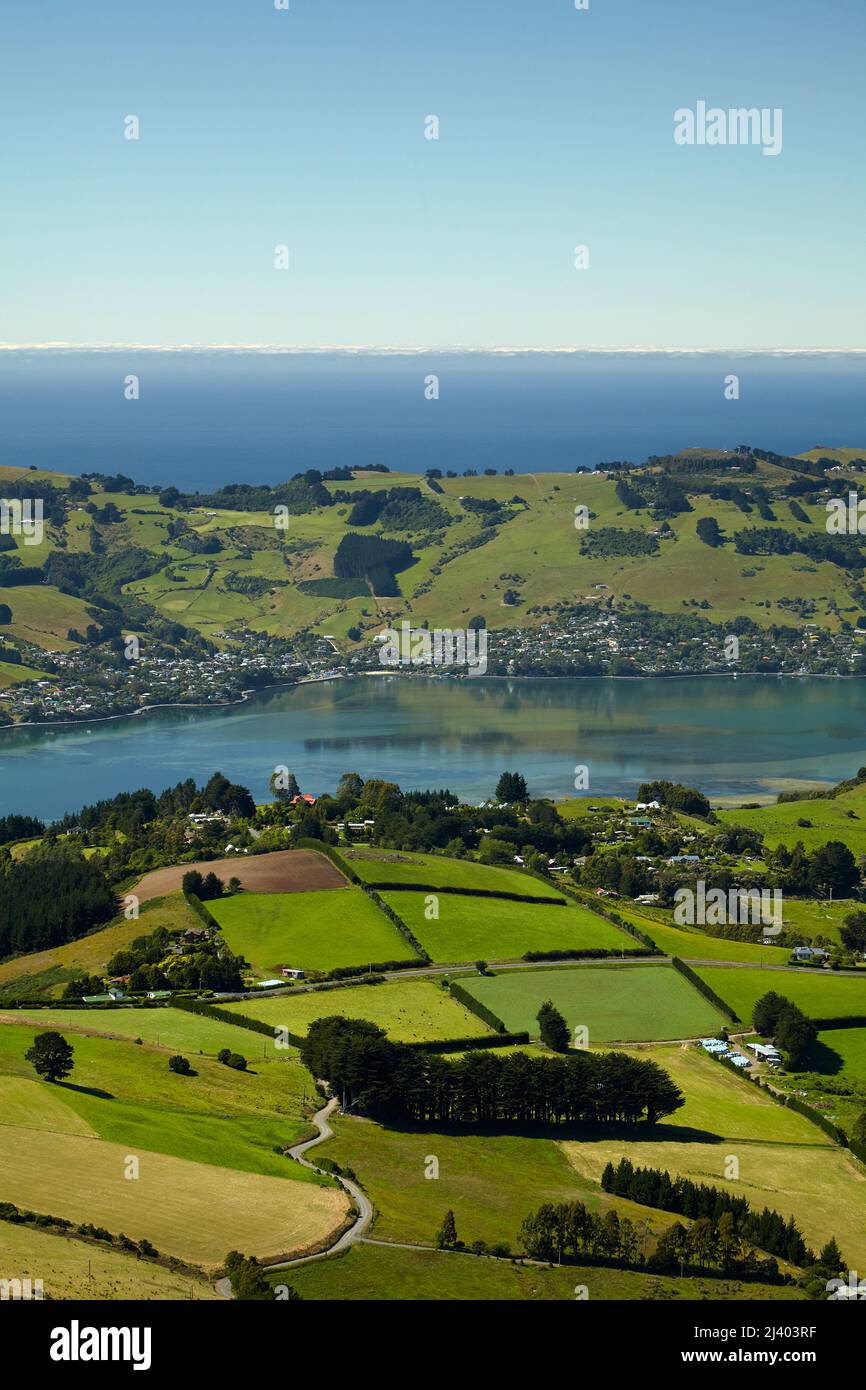 Ackerland am oberen Kreuzung und Otago Hafen und die Halbinsel Otago, Dunedin, Südinsel, Neuseeland Stockfoto