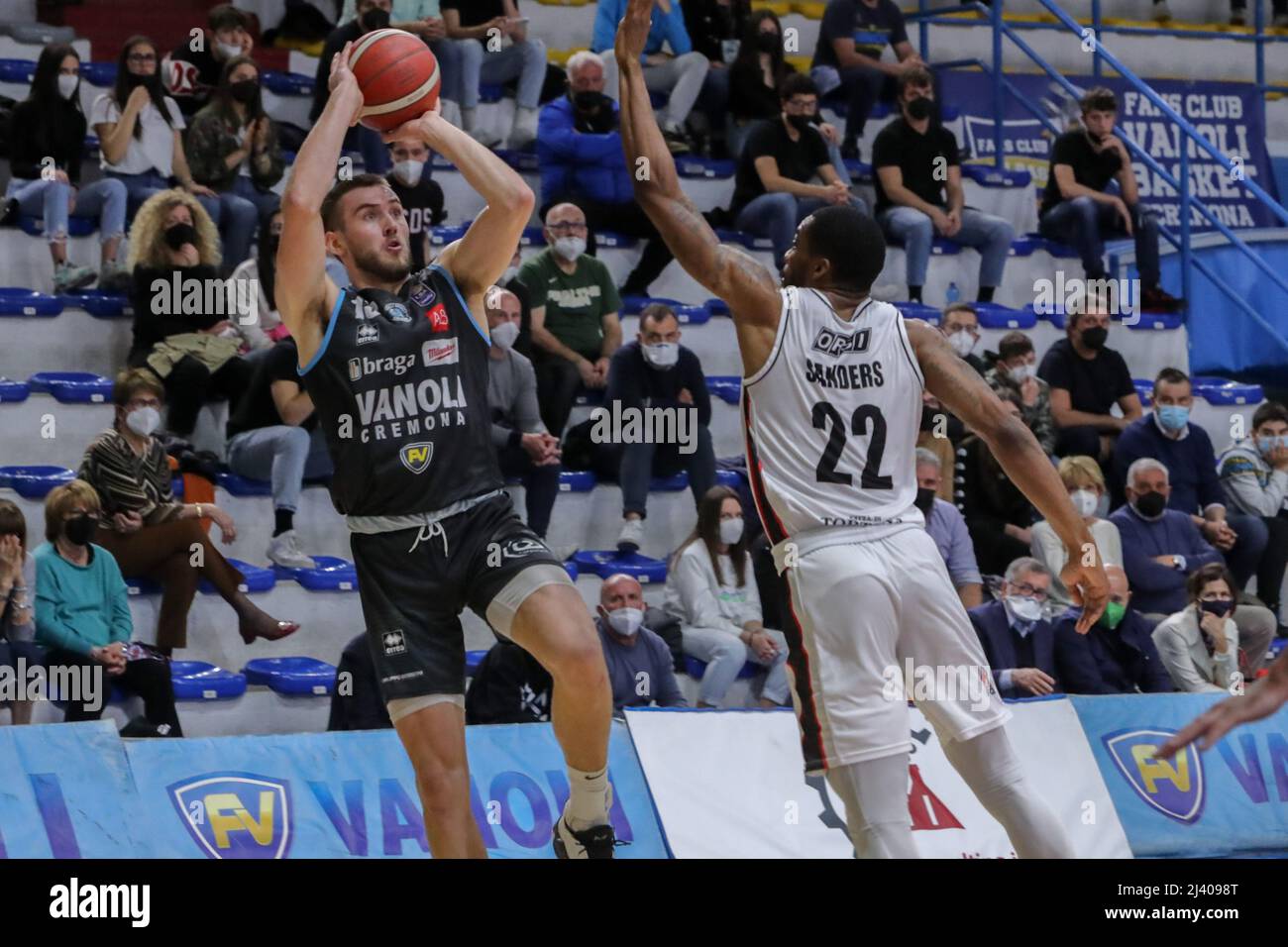 Tres Tinkle (Vanoli Cremona) während der Vanoli Basket Cremona gegen Bertram Derthona Tortona, Italienische Basketball A Serie Championship in Cremona, Italien, April 10 2022 Stockfoto