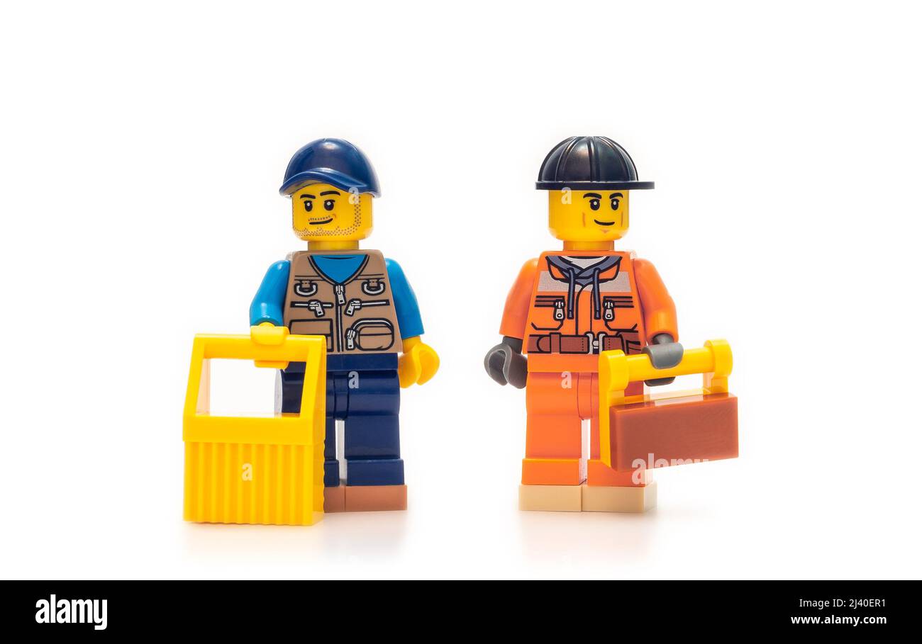 2021: LEGO Konstrukteursfiguren auf weiß, Service Support Technician Mechanic Repair Work Men Stockfoto