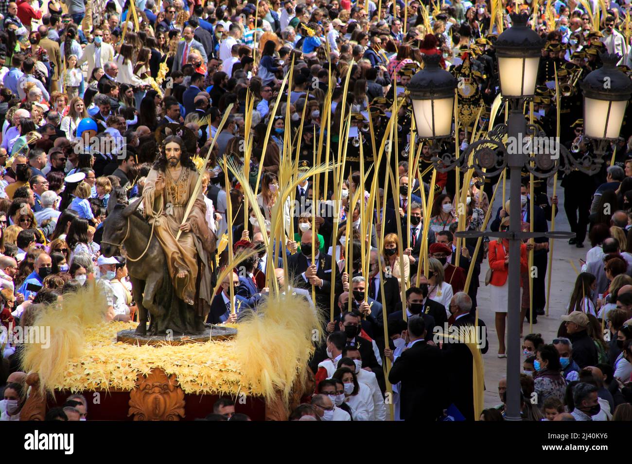 Elche, Alicante, Spanien - 10. April 2022: Jesus Christus bei der traditionellen Prozession der weißen Palmen am Palmsonntag von Elche Stockfoto