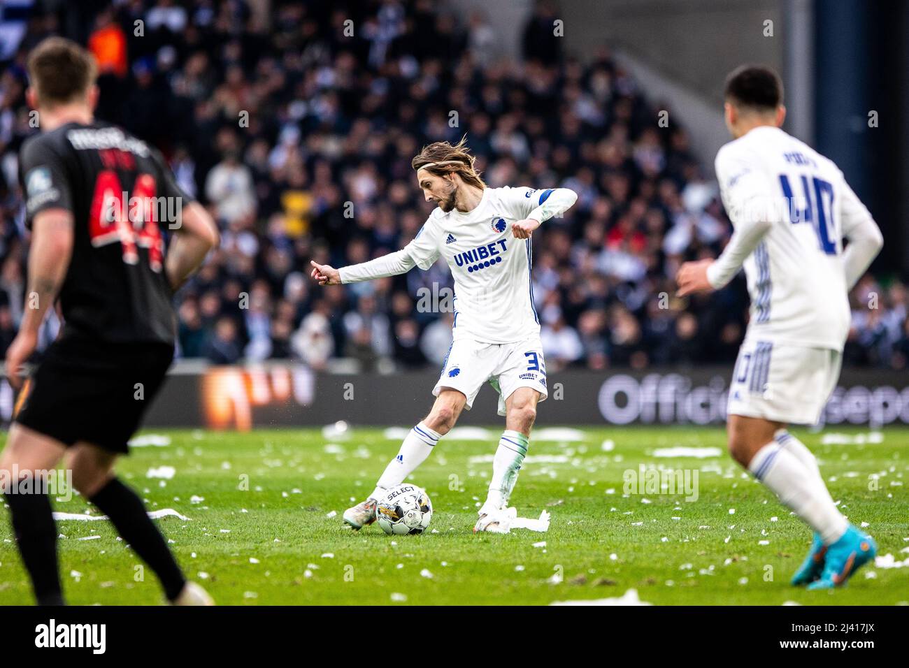 Kopenhagen, Dänemark. 10. April 2022. Rasmus Falk (33) vom FC Kopenhagen beim Superliga-Spiel 3F zwischen dem FC Kopenhagen und dem FC Midtjylland in Parken in Kopenhagen. (Foto: Gonzales Photo/Alamy Live News Stockfoto