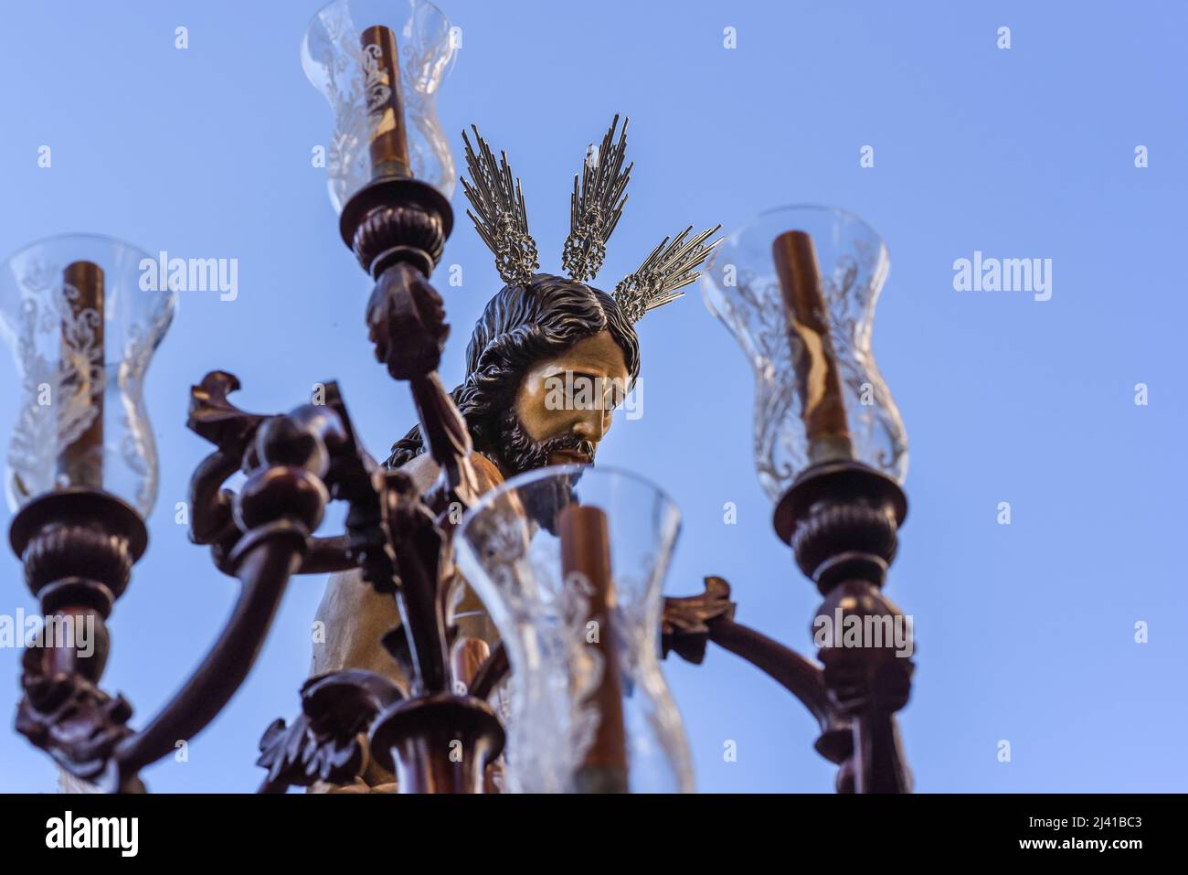 Madrid, Spanien, 10.. april 2022. Menschen in den Straßen von Madrid feiern „Domingo de Ramos“ nach zwei Jahren COVID-19-Notstand. Es ist die Tradition Stockfoto