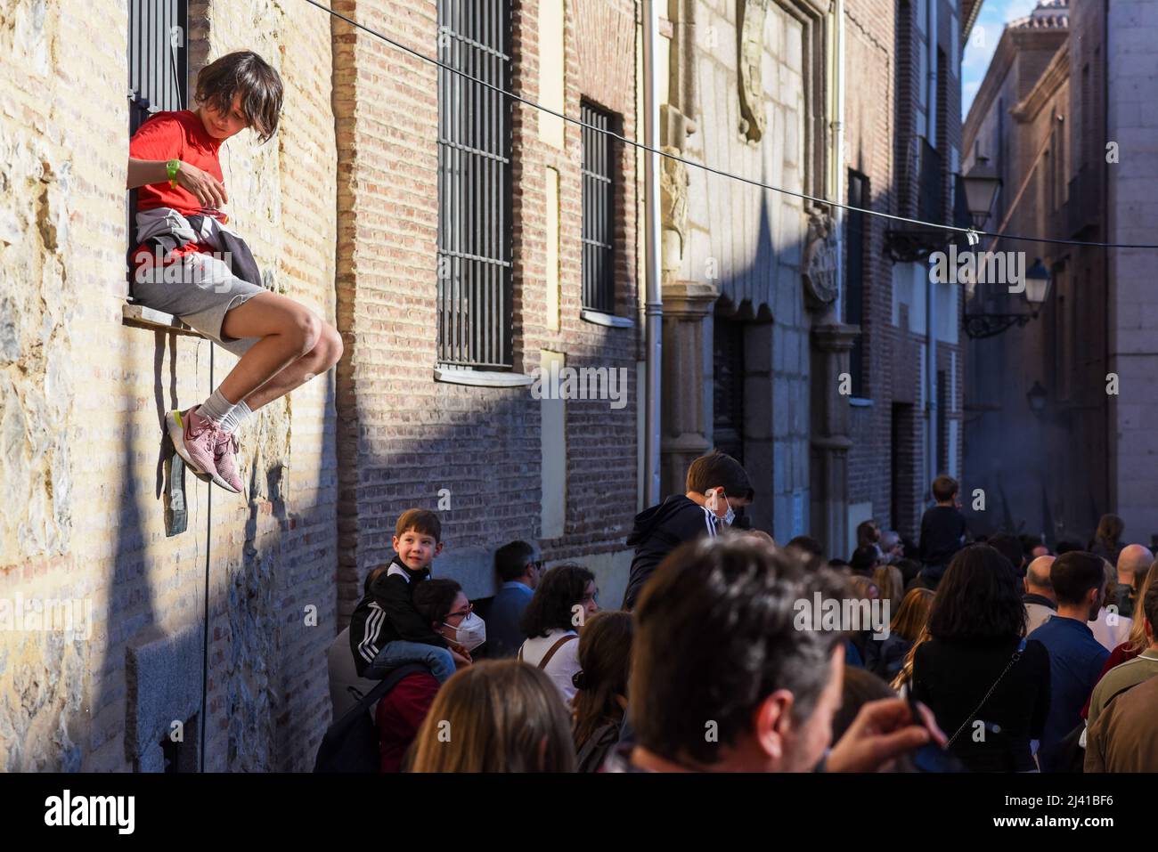 Madrid, Spanien, 10.. april 2022. Menschen in den Straßen von Madrid feiern „Domingo de Ramos“ nach zwei Jahren COVID-19-Notstand. Es ist die Tradition Stockfoto