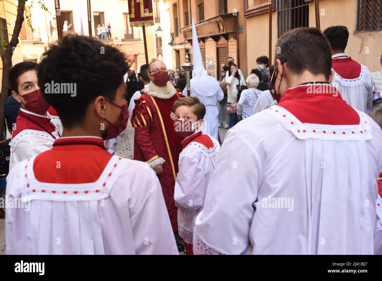 Madrid, Spanien, 10.. april 2022. Menschen in den Straßen von Madrid feiern „Domingo de Ramos“ nach zwei Jahren COVID-19-Notstand. Es ist die Tradition Stockfoto