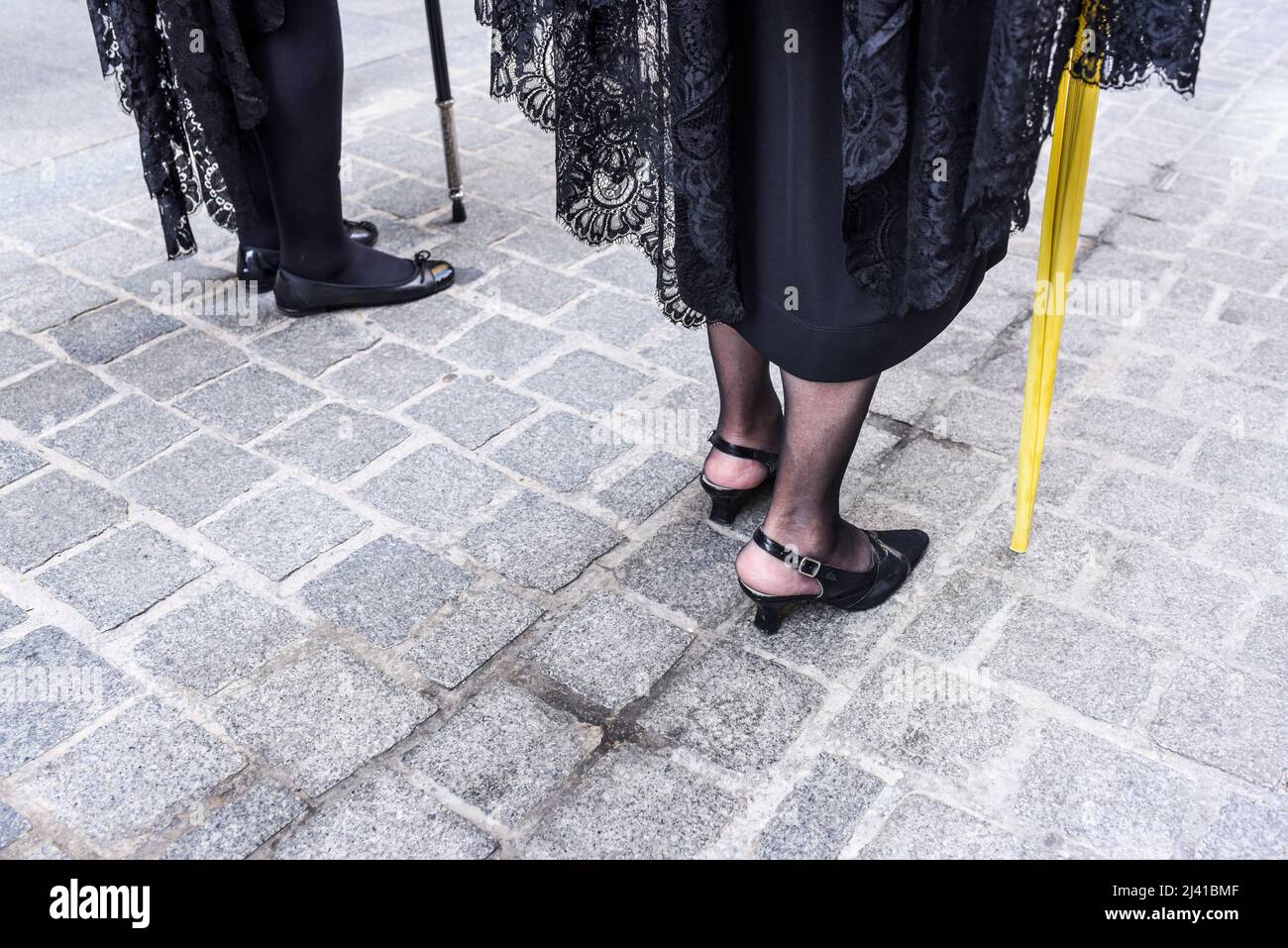 Madrid, Spanien, 10.. april 2022. Menschen in den Straßen von Madrid feiern „Domingo de Ramos“ nach zwei Jahren COVID-19-Notstand. Es ist die Tradition Stockfoto