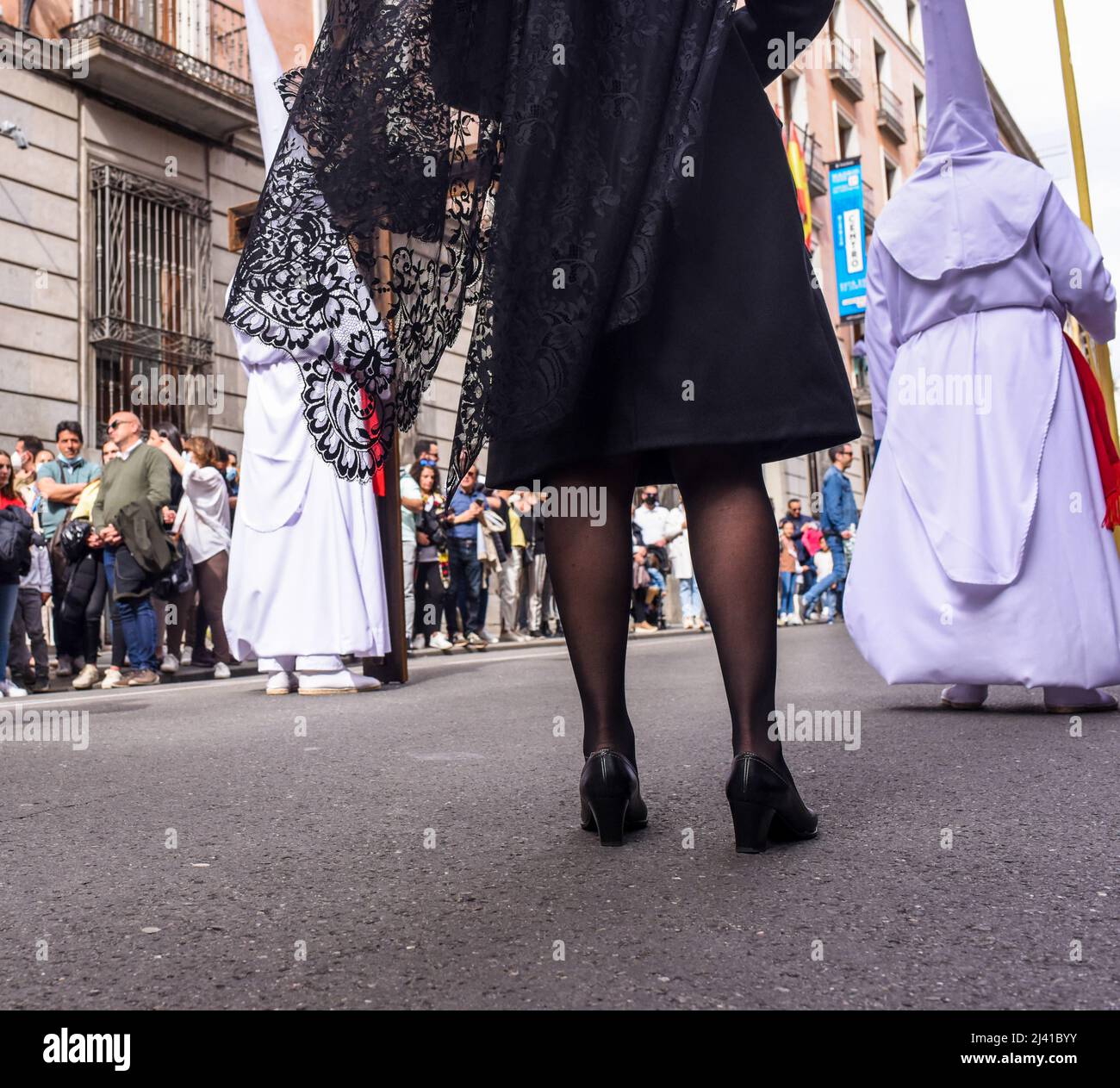 Madrid, Spanien, 10.. april 2022. Menschen in den Straßen von Madrid feiern „Domingo de Ramos“ nach zwei Jahren COVID-19-Notstand. Es ist die Tradition Stockfoto