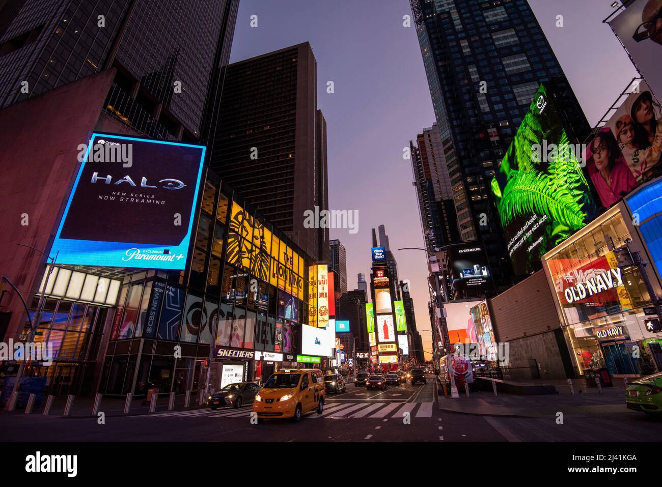 Sonnenaufgang am Times Square, Midtown Manhattan, New York USA Stockfoto