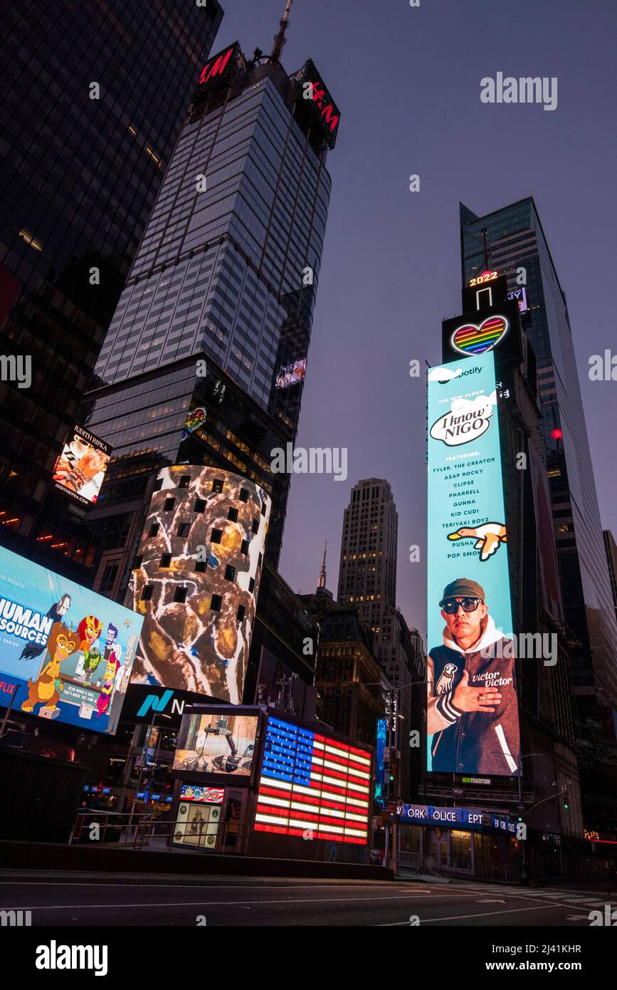 Sonnenaufgang am Times Square, Midtown Manhattan, New York USA Stockfoto