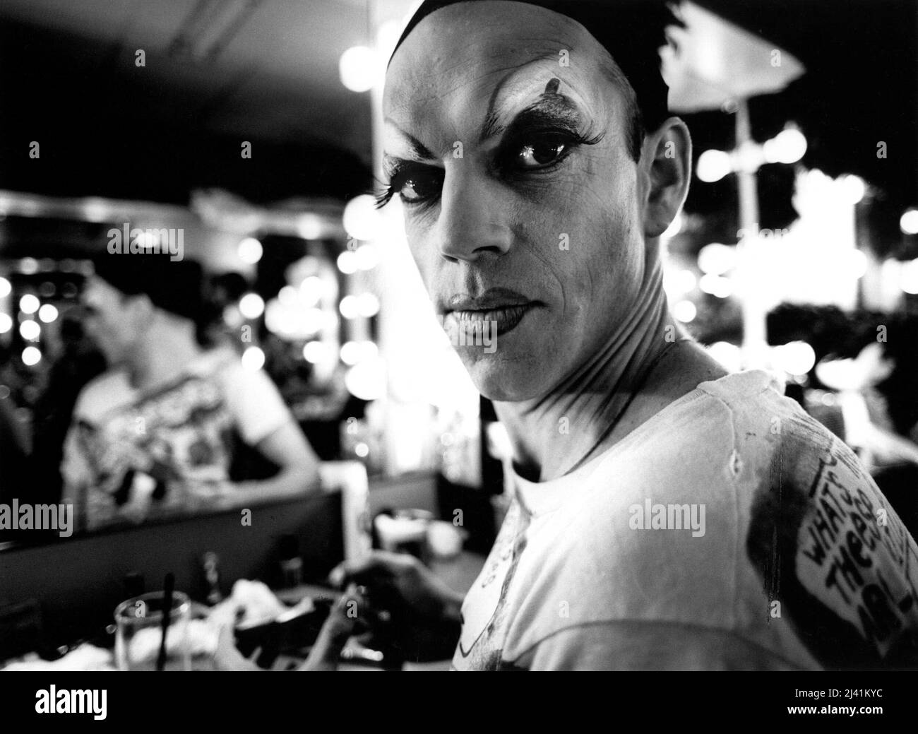 HUGO WEAVING in Abenteuer von Priscilla, Königin der Wüste, das (1994), Regie: STEPHAN ELLIOTT. Credit: POLYGRAM/Album Stockfoto