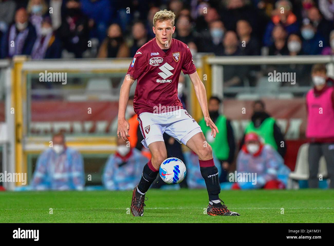 Turin, Italien. 10. April 2022. David Zima (6) von Turin sah in der Serie Ein Spiel zwischen Turin und AC Mailand im Stadio Olimpico in Turin. (Foto: Gonzales Photo/Alamy Live News Stockfoto