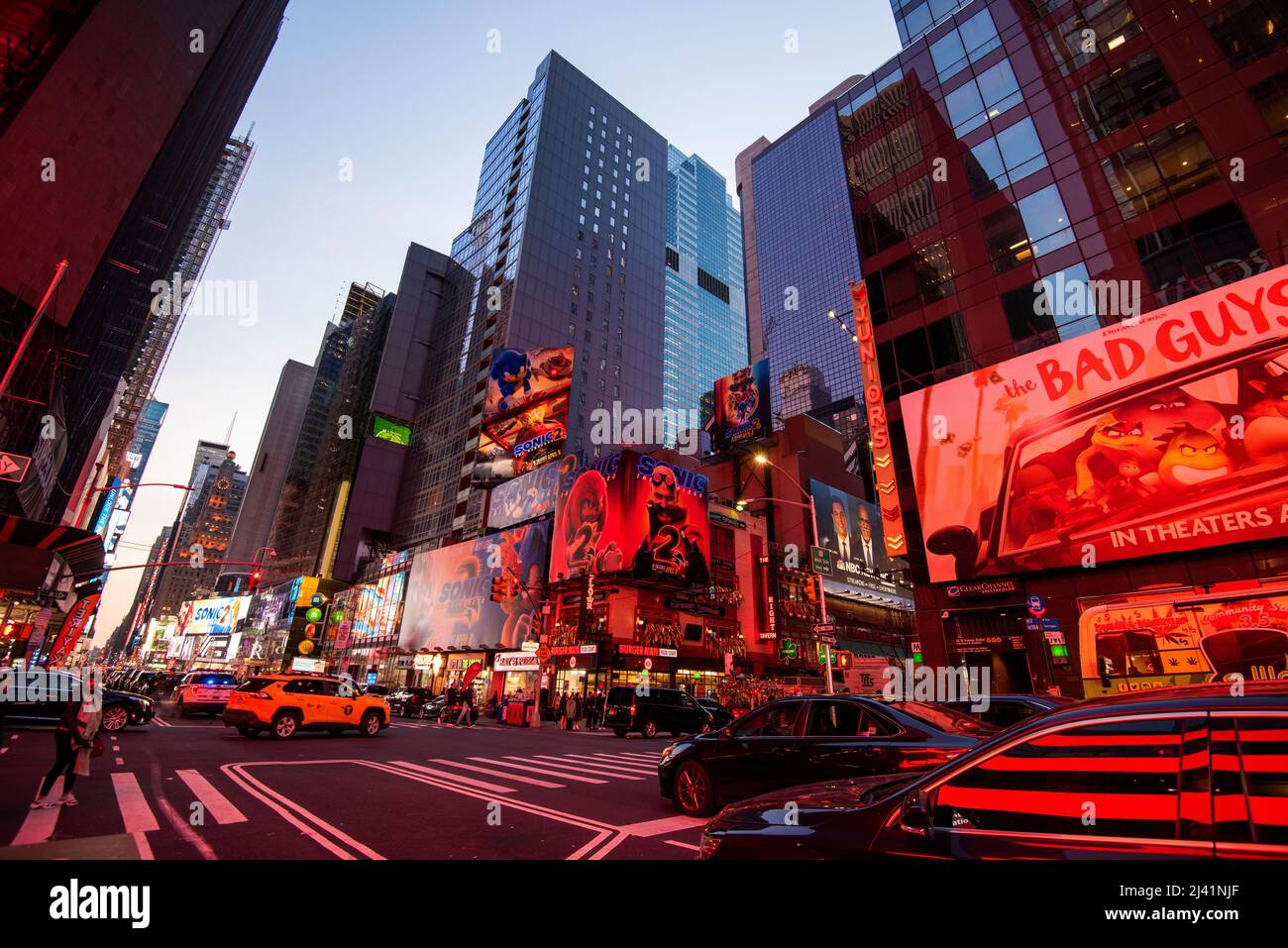 Abenddämmerung am Times Square, Midtown Manhattan, New York USA Stockfoto