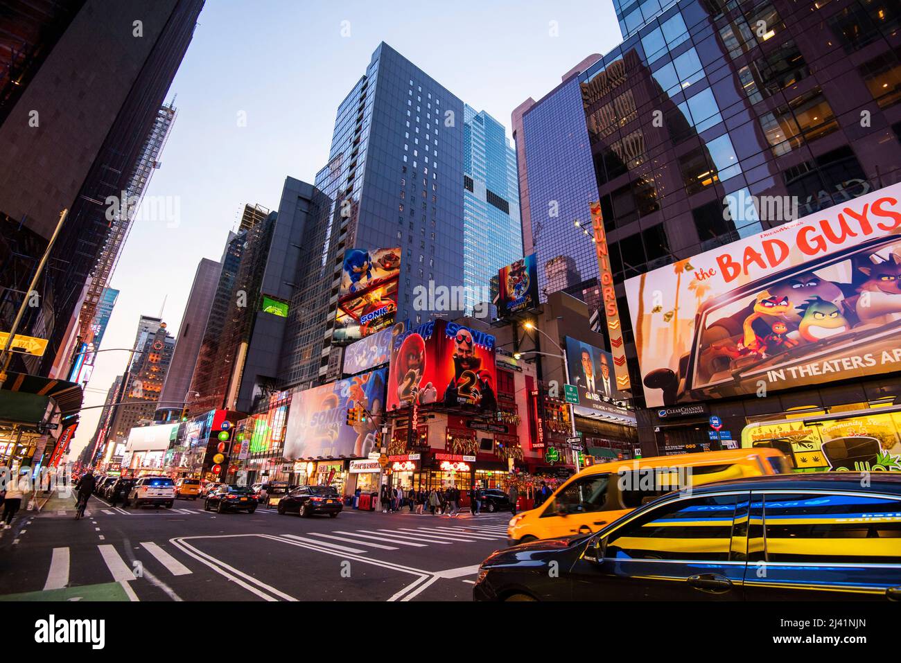 Abenddämmerung am Times Square, Midtown Manhattan, New York USA Stockfoto