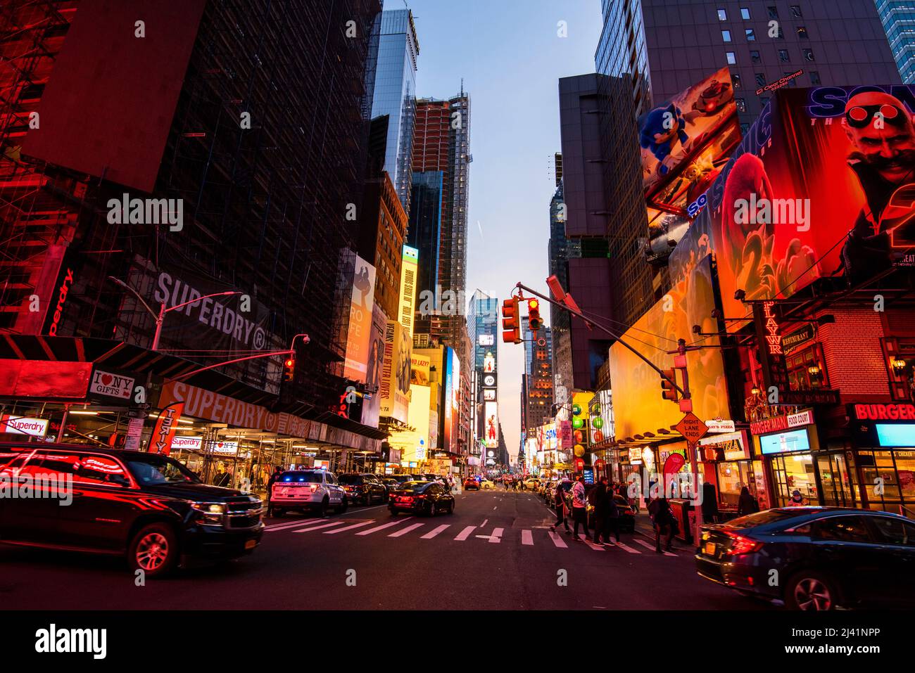 Abenddämmerung am Times Square, Midtown Manhattan, New York USA Stockfoto