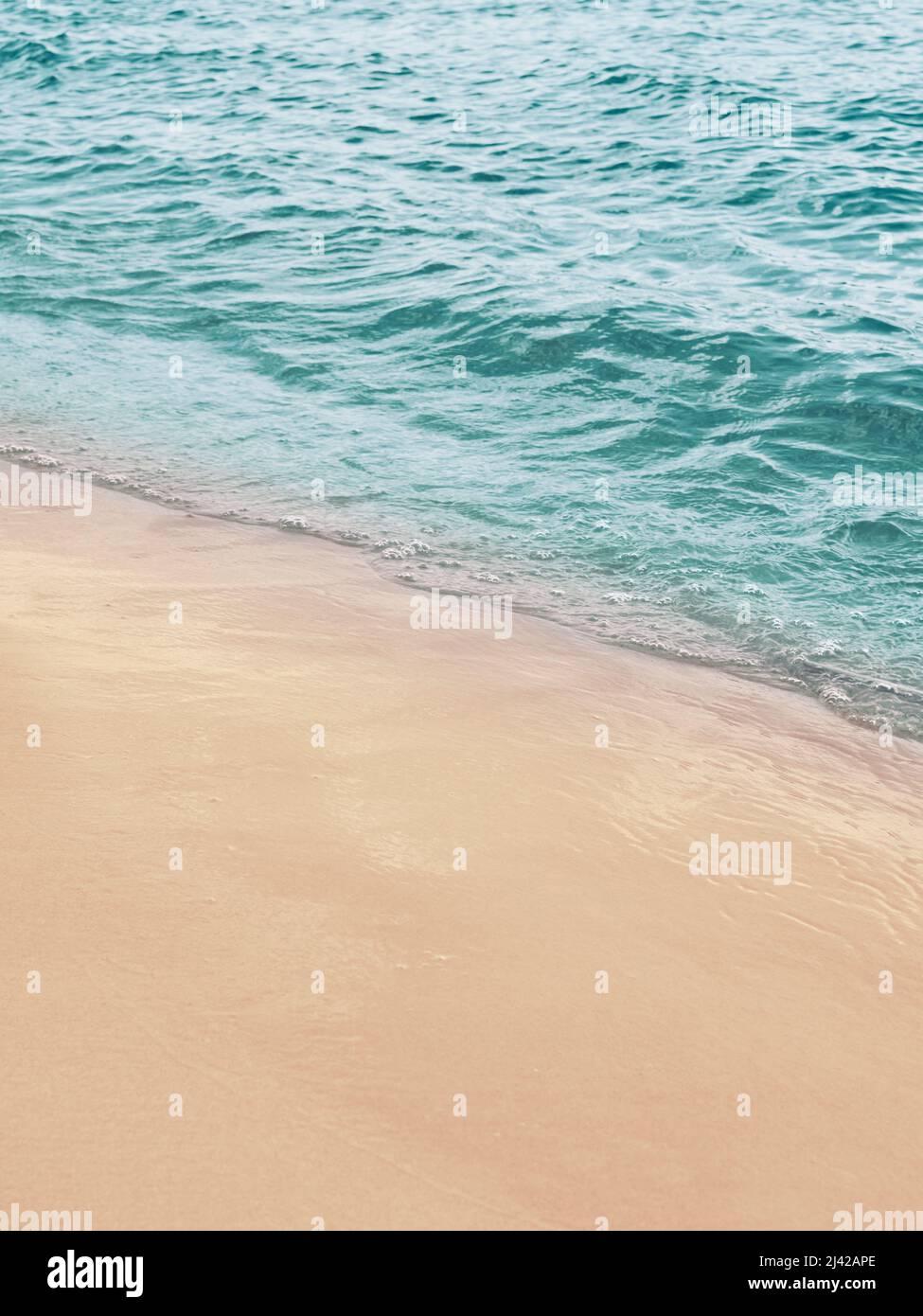 Strand Sand Meer Wasser Sommer Hintergrund. Stockfoto