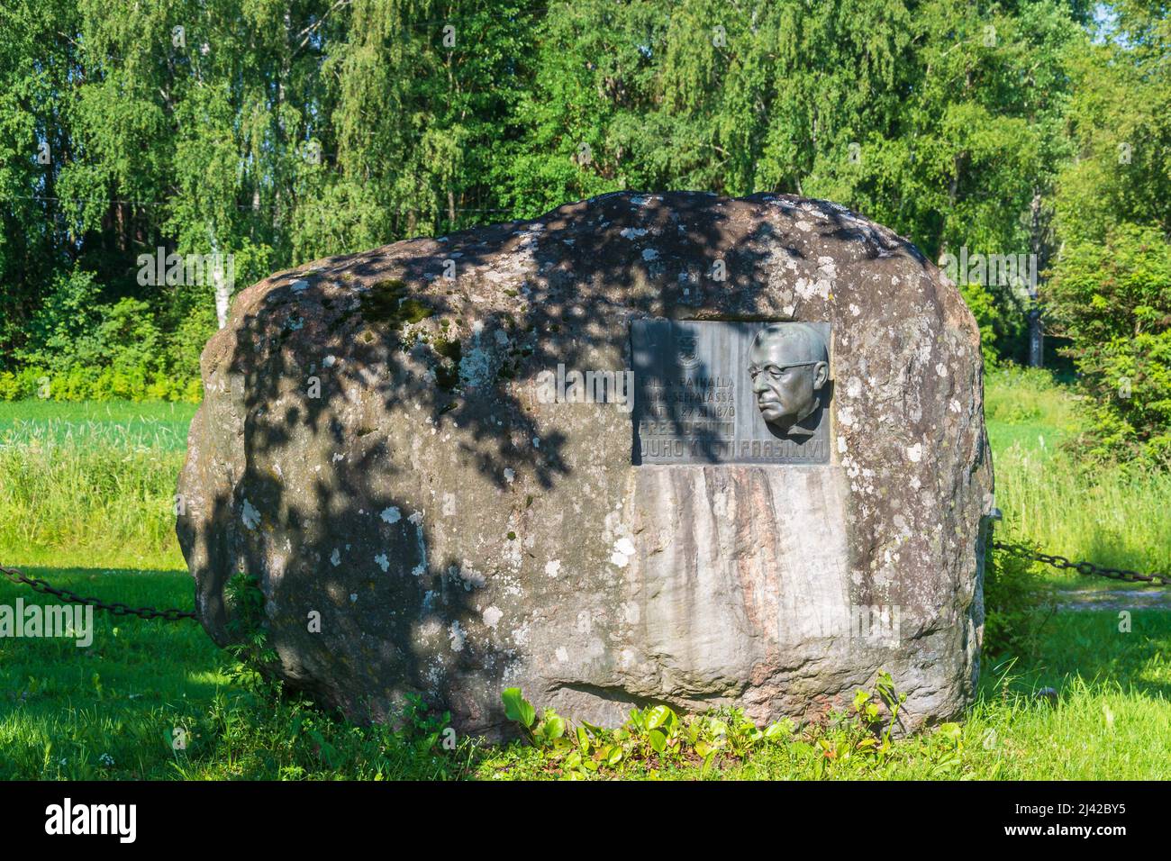 Gedenkstatue des ehemaligen Präsidenten von Finlanf J. K. Paasikivi an seinem Geburtsort im Dorf Huljala in Hämeenkoski Hollola Finnland Stockfoto