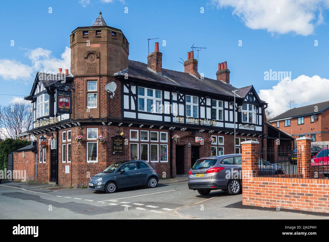 31.03.2022 St Helens, Merseyside, Großbritannien. Das Turks Head, St. Helens CAMRA Pub aus den Jahren 2020 und 2021, ist nur eine kurze Entfernung vom Stadtzentrum entfernt Stockfoto