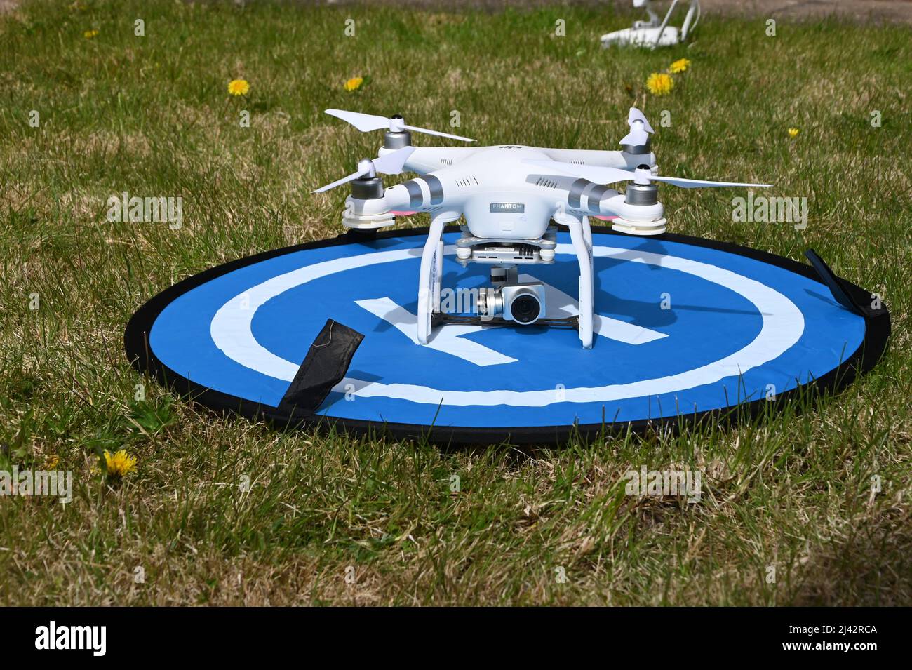 UAV Camara Drohne, verwendet für Überwachung und Nachrichtendienste sammeln in der Ukraine durch das Militär auf dem Schlachtfeld Stockfoto