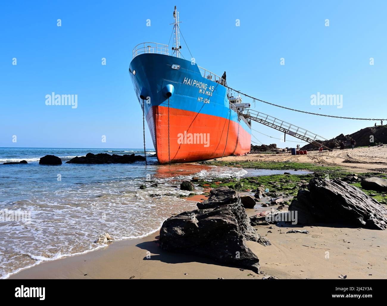Verlassenes Schiff in der Nähe des Tenneti Beach Park Stockfoto