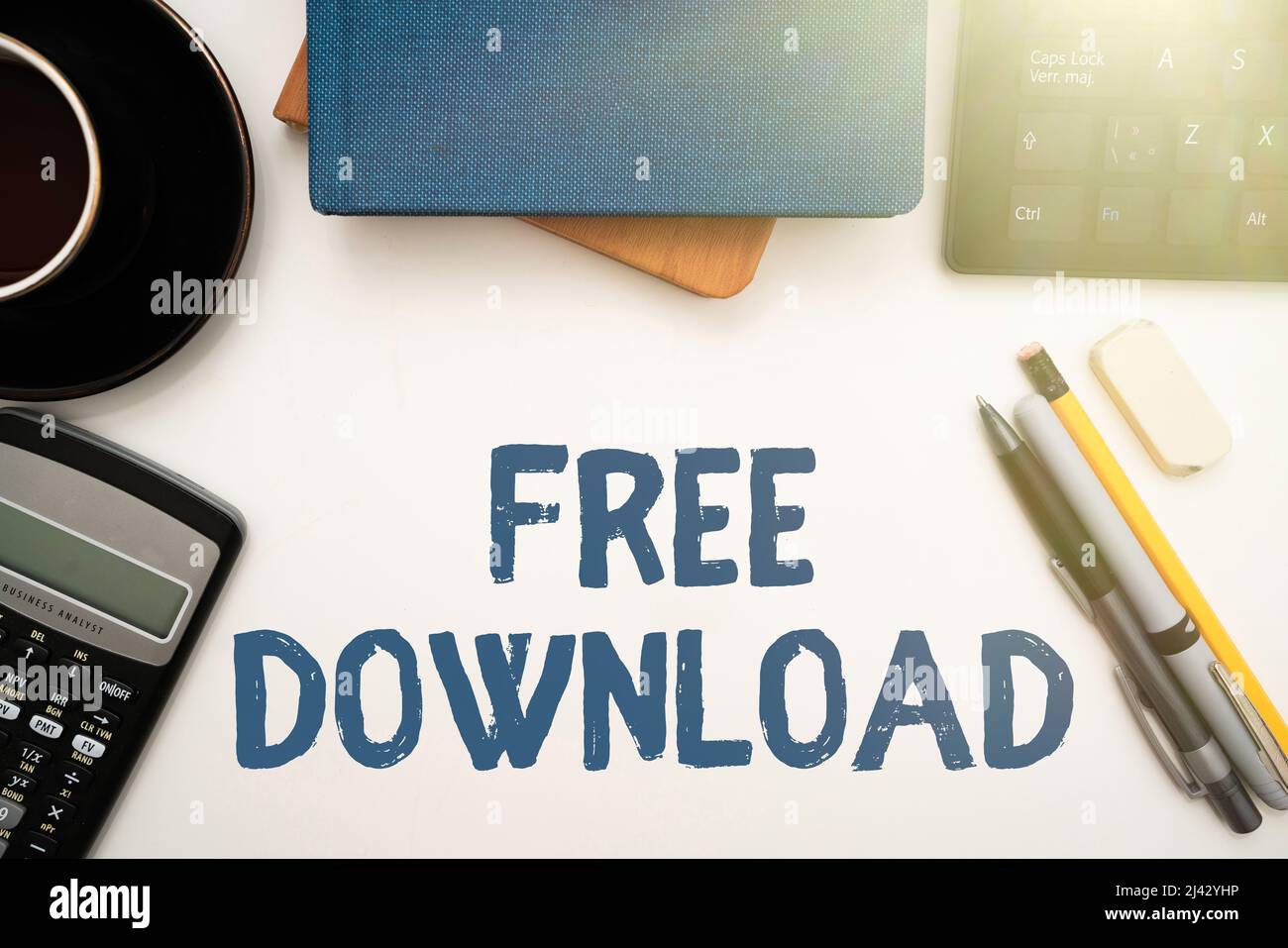 Inspiration zeigt Zeichen Kostenloser Download. Wort für Schlüssel in Transfigure Initialisieren von Freebies Wireless Images Büromaterial über Schreibtisch mit Tastatur und Stockfoto