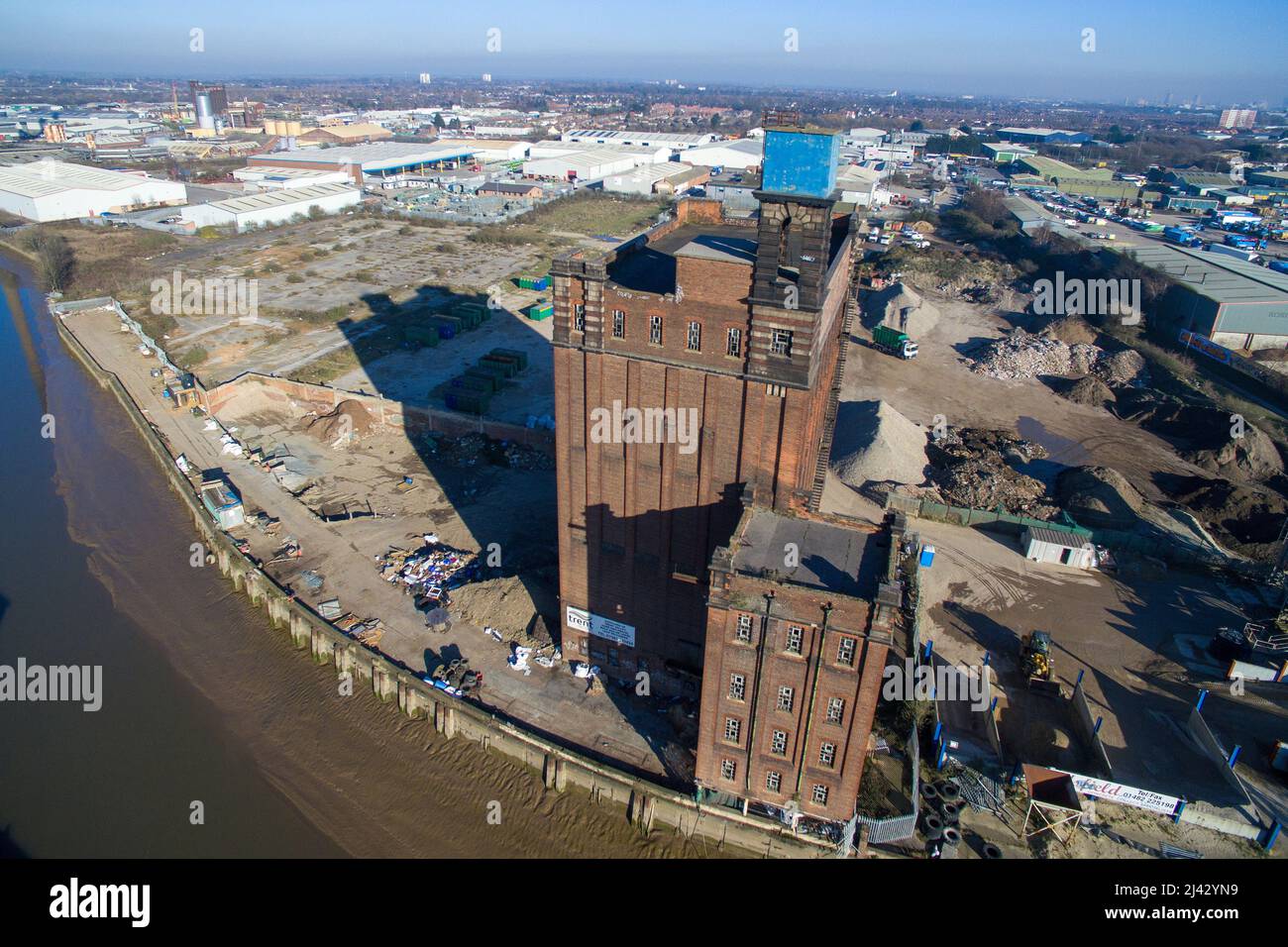 Luftaufnahme von British Extraction Co Ltd, Linseed Mill, River Hull, Foster Street, Hull Industrial Landscape Stockfoto