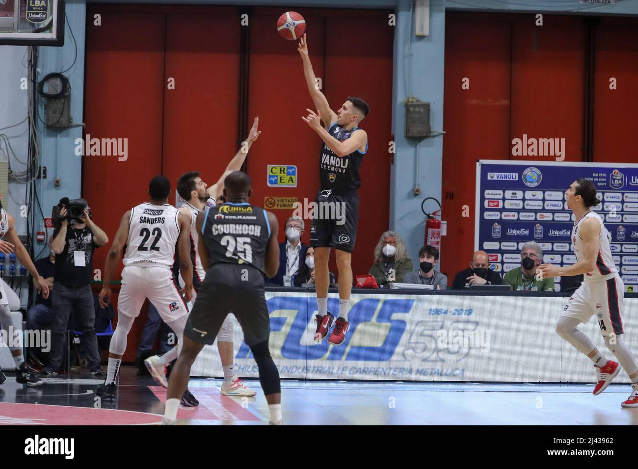 PalaRadi, Cremona, Italien, 10. April 2022, Matteo Spagnolo (Vanoli Cremona) während des Vanoli Basket Cremona gegen Bertram Derthona Tortona - Italienischer Korb Stockfoto