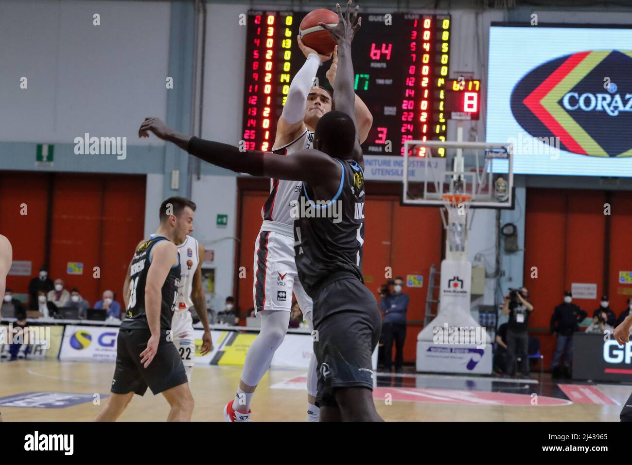 PalaRadi, Cremona, Italien, 10. April 2022, Bruno Mascolo (Bertram Yachts Tortona) während der Vanoli Basket Cremona gegen Bertram Derthona Tortona - Italienisch Stockfoto