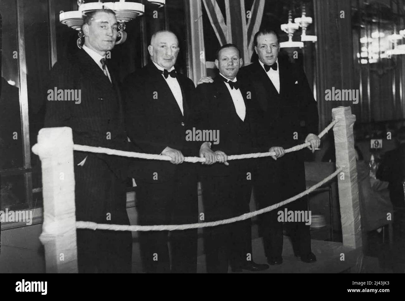 National ***** Club Inaugural ***** Zur Feier der Eröffnung des Clubhauses im Hotel Splendide, Piccadilly. Von links nach rechts: Jim Sullivan, Mat Wells, Jimmy Wilde und Kid Lewis berühmte Boxer aus der alten Zeit. 16.Mai 1938. (Foto der London News Agency). Stockfoto