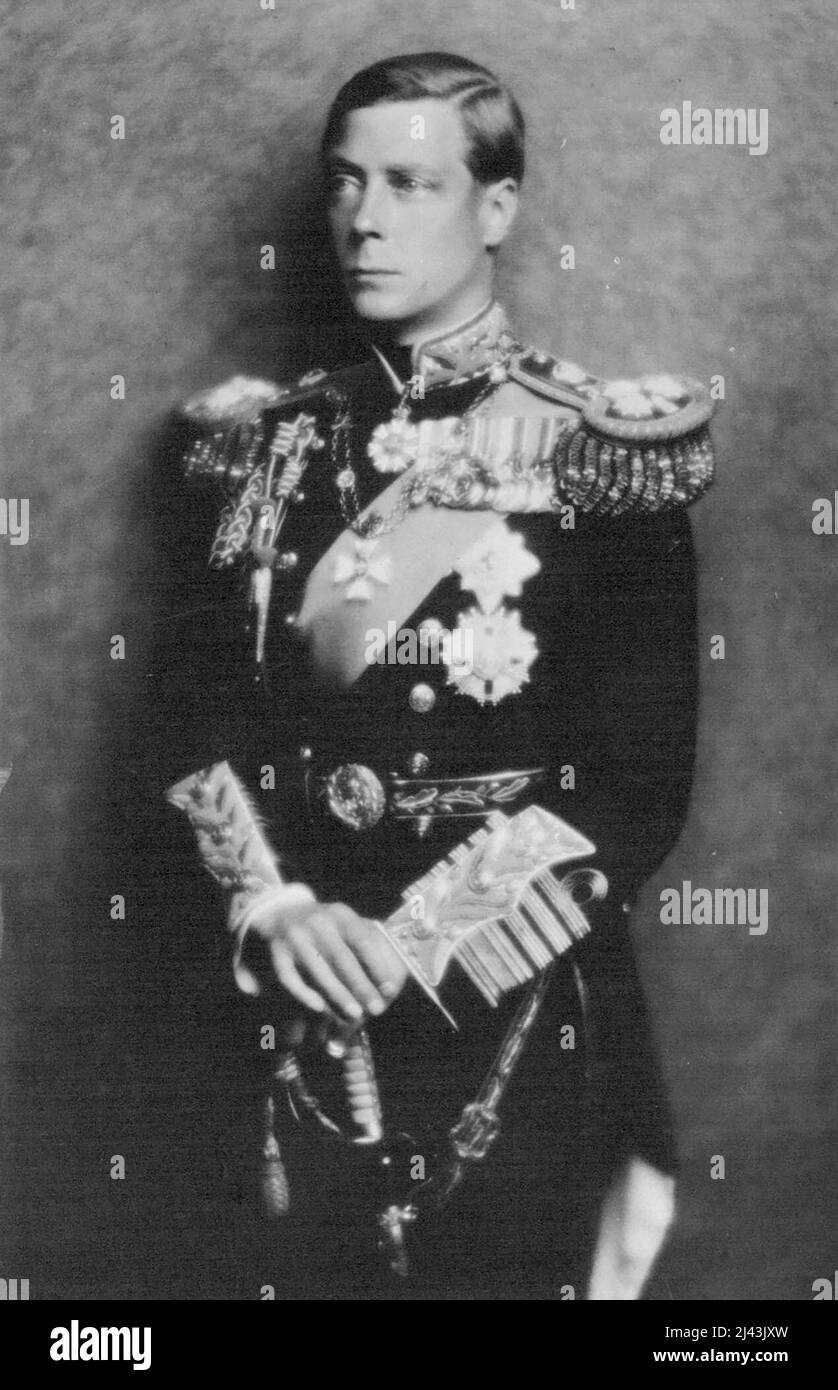 „Ich bin den meisten von euch als Prinz von Wales besser bekannt - als ein Mann, der während des Krieges und seitdem die Möglichkeit hatte, die Menschen fast aller Länder der Welt unter allen Bedingungen und Umständen kennenzulernen. Und obwohl ich jetzt als König zu euch spreche, bin ich immer noch derselbe Mann, der diese Erfahrung gemacht hat und dessen ständige Anstrengung es sein wird, weiterhin das Wohlergehen seiner Mitmenschen zu fördern.“ Aus dem Reich gesendet von seiner Majestät König Edward VIII. 30. November 1952. (Foto von Raphael Tuck & Sons) Stockfoto