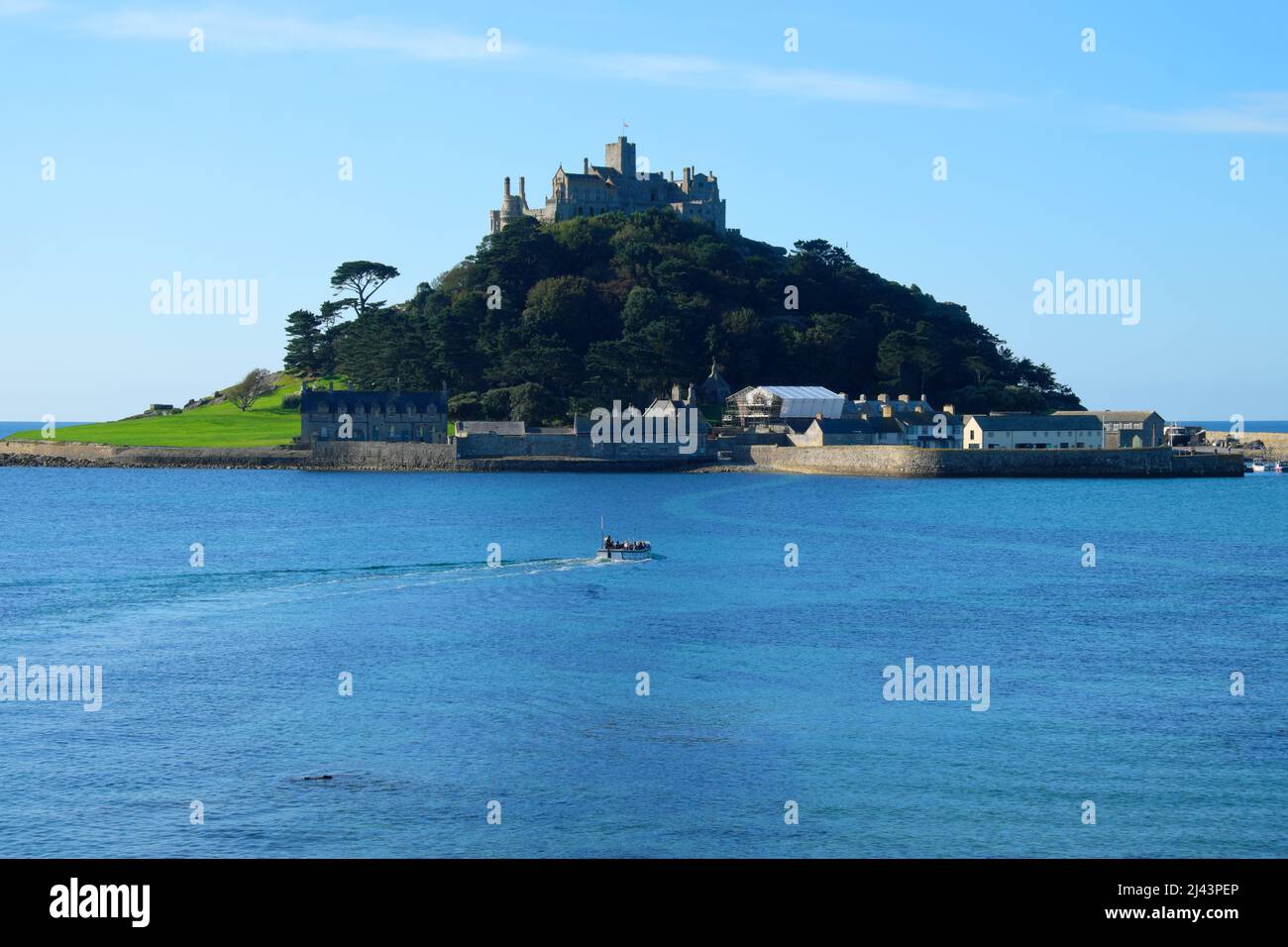 Blick auf St. Michael's Mount von Marazion in Cornwall, England Stockfoto