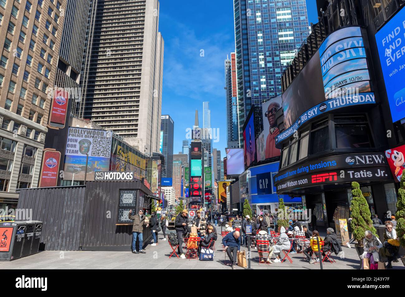 Berühmter Times Square bei Sunny Day in Manhattan, New York City Stockfoto