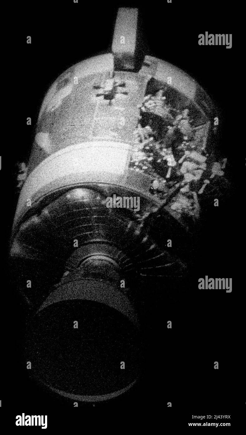 Apollo13 - Ansicht des verkrüppelten Service-Moduls nach der Trennung. Stockfoto