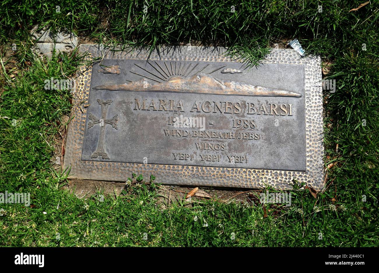Los Angeles, California, USA 10.. April 2022 Maria Virovacz Barsis Grab im Forest Lawn Memorial Park Hollywood Hills am 10. April 2022 in Los Angeles, Kalifornien, USA. Foto von Barry King/Alamy Stockfoto Stockfoto