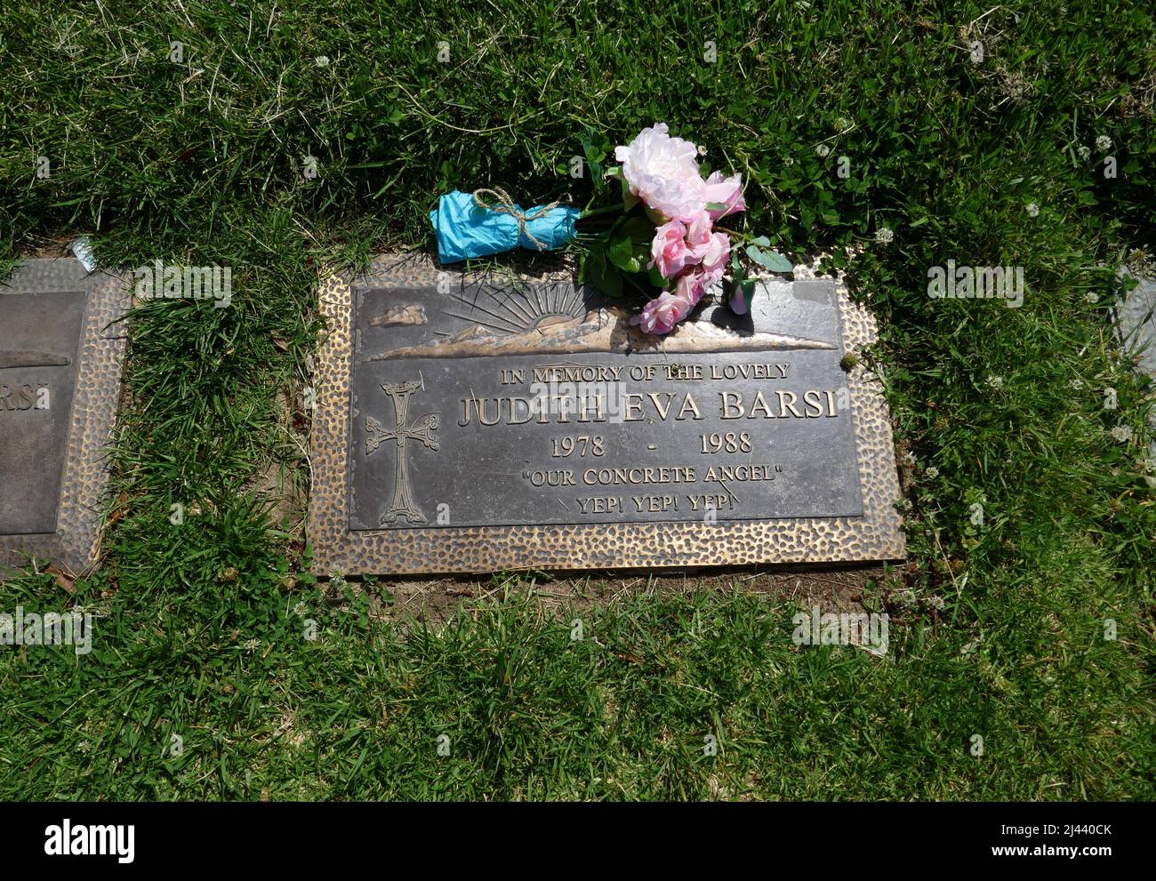 Los Angeles, California, USA 10.. April 2022 das Grab der Schauspielerin Judith Barsi am 10. April 2022 im Forest Lawn Memorial Park Hollywood Hills in Los Angeles, Kalifornien, USA. Foto von Barry King/Alamy Stockfoto Stockfoto