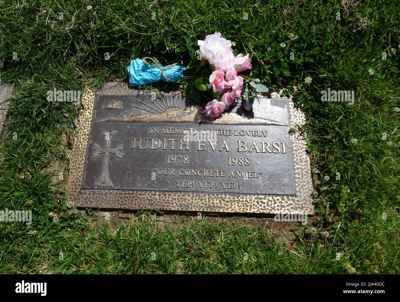Los Angeles, California, USA 10.. April 2022 das Grab der Schauspielerin Judith Barsi am 10. April 2022 im Forest Lawn Memorial Park Hollywood Hills in Los Angeles, Kalifornien, USA. Foto von Barry King/Alamy Stockfoto Stockfoto