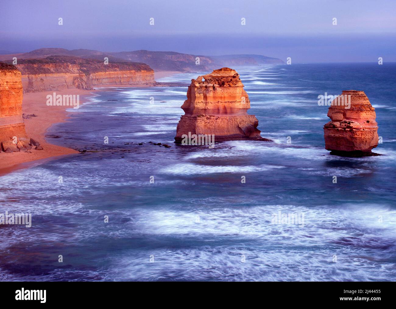 Kalksteinformationen in Great Southern Ocean, Great Ocean Road, Port Campbell National Park, Victoria, Australien Stockfoto