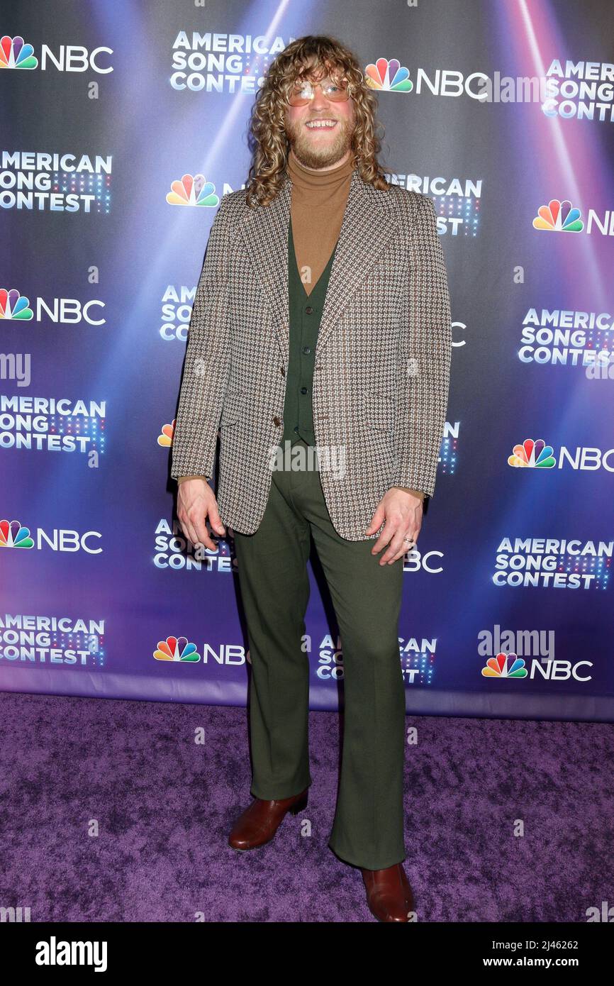 Los Angeles, USA. 11. April 2022. Allen Stone bei der American Song Contest Week 4 Red Carpet in den Universal Studios am 11. April 2022 in Los Angeles, CA (Foto von Katrina Jordan/Sipa USA) Quelle: SIPA USA/Alamy Live News Stockfoto