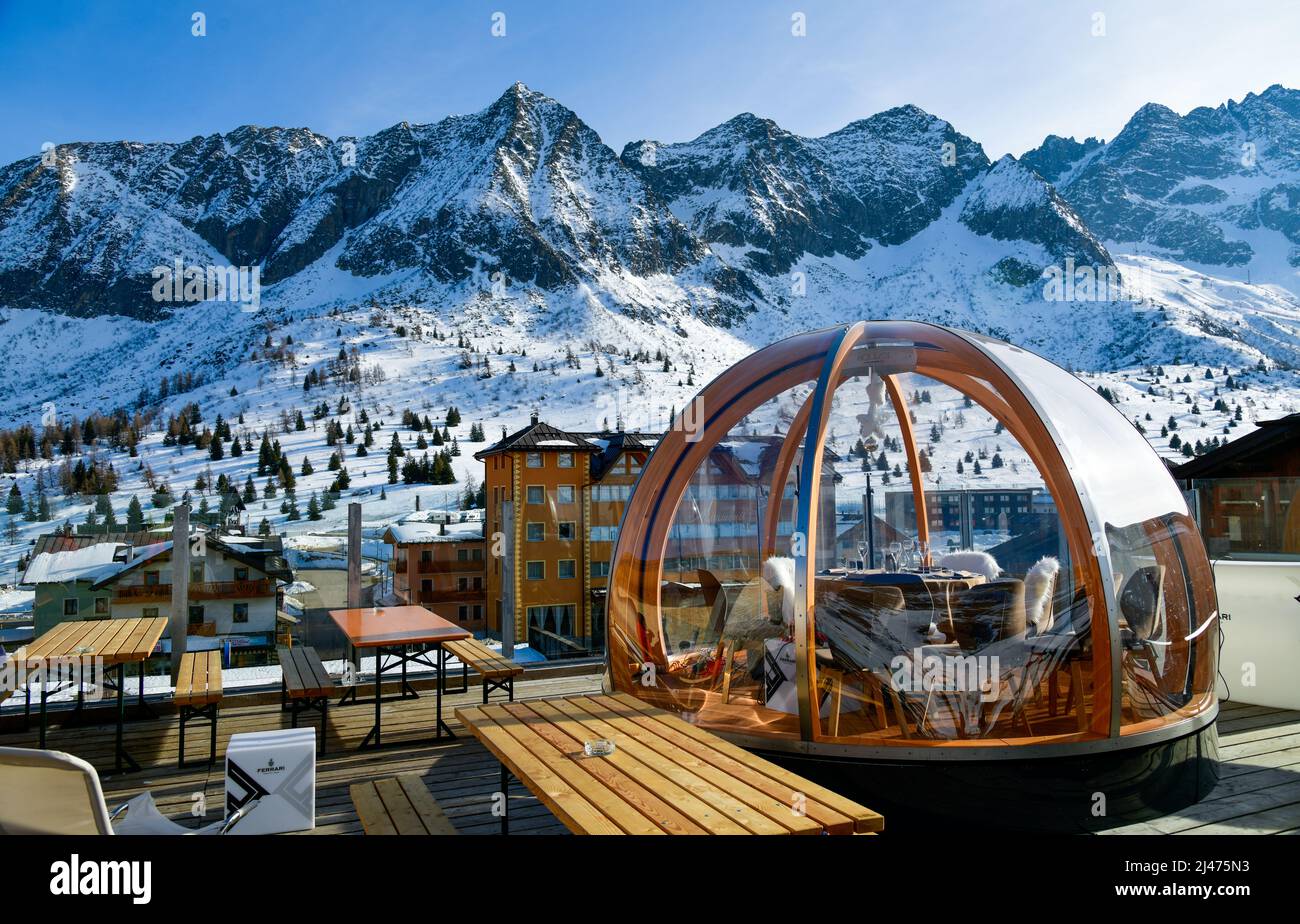 Skigebiet Ponte di Legno am Adamello in Italien, Europa. Schönes Ziel in den italienischen Alpen mit malerischer Landschaft. Stockfoto