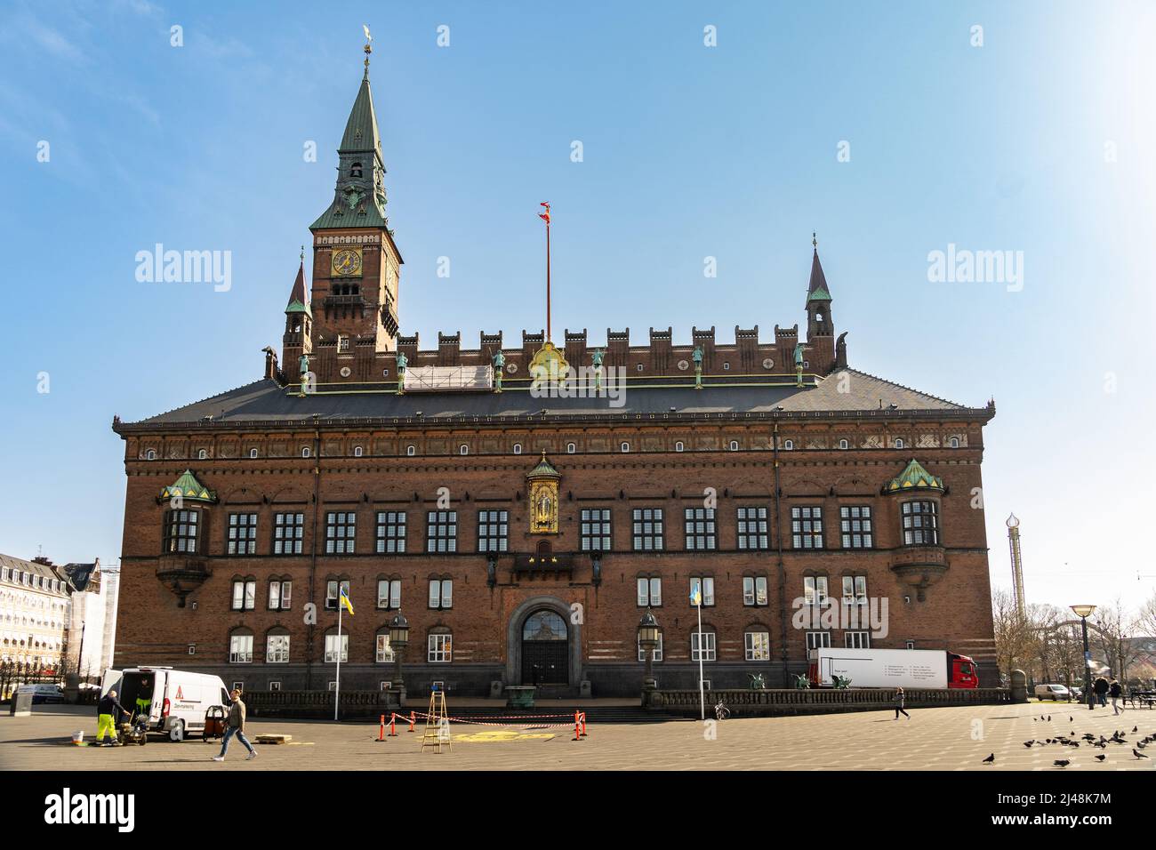 Das Kopenhagener Rathaus im Neo-Renaissance-Stil, das auf der zentralen Rådhusplads, dem Rathausplatz, steht. Kopenhagen, Dänemark, Europa Stockfoto