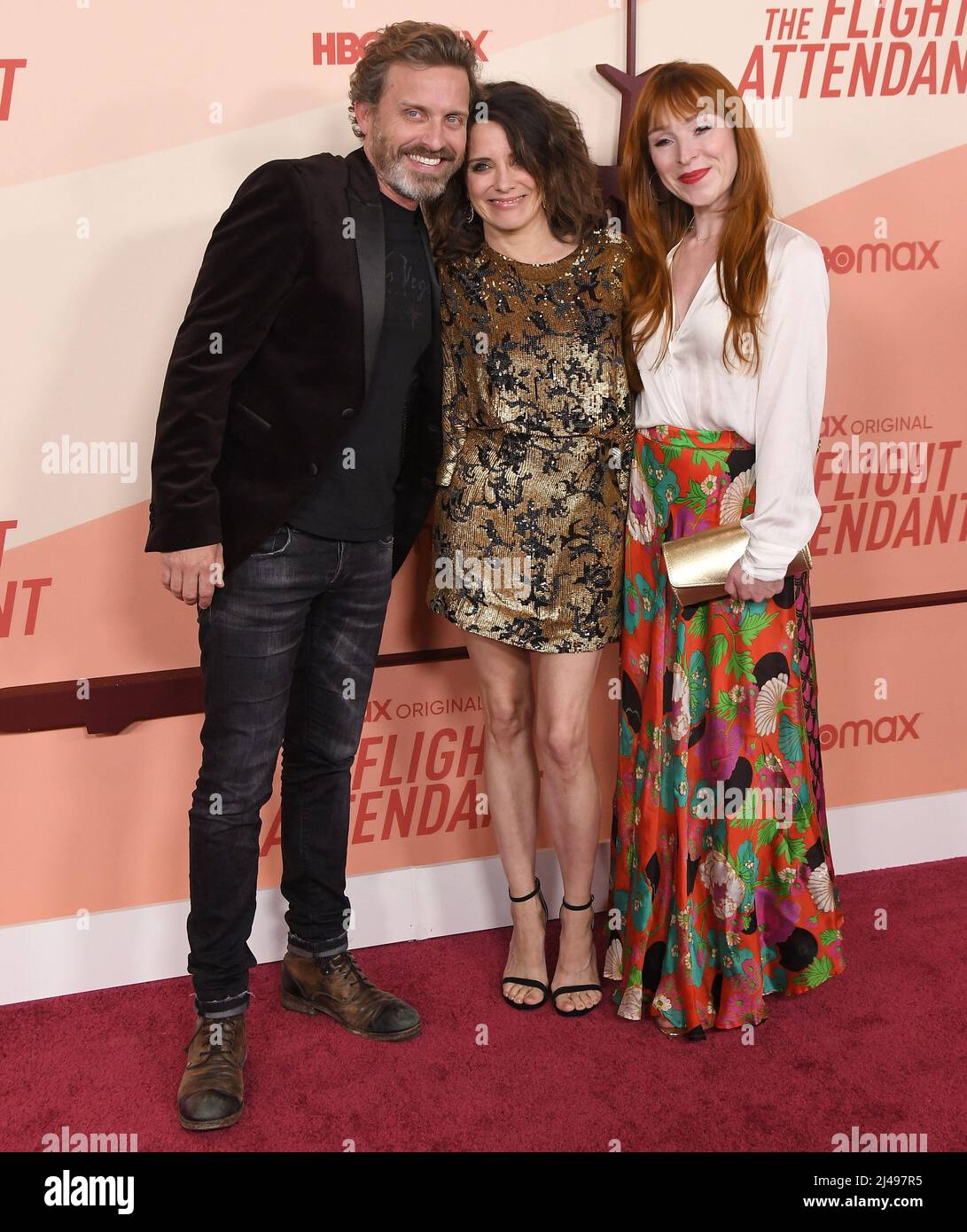 Los Angeles, USA. 12. April 2022. (L-R) Rob Benedict, Alana Ubach und Ruth Connell bei der Premiere der HBO Max Original Series „THE FLIGHT ATTENDANT Season 2“ am Dienstag, dem 12. April 2022, im Pacific Design Center in West Hollywood, CA. (Foto: Sthanlee B. Mirador/Sipa USA) Quelle: SIPA USA/Alamy Live News Stockfoto